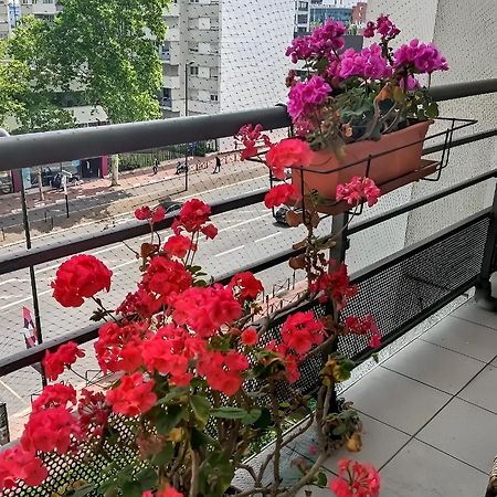 Levallois-Perret -Porte De Paris Buitenkant foto